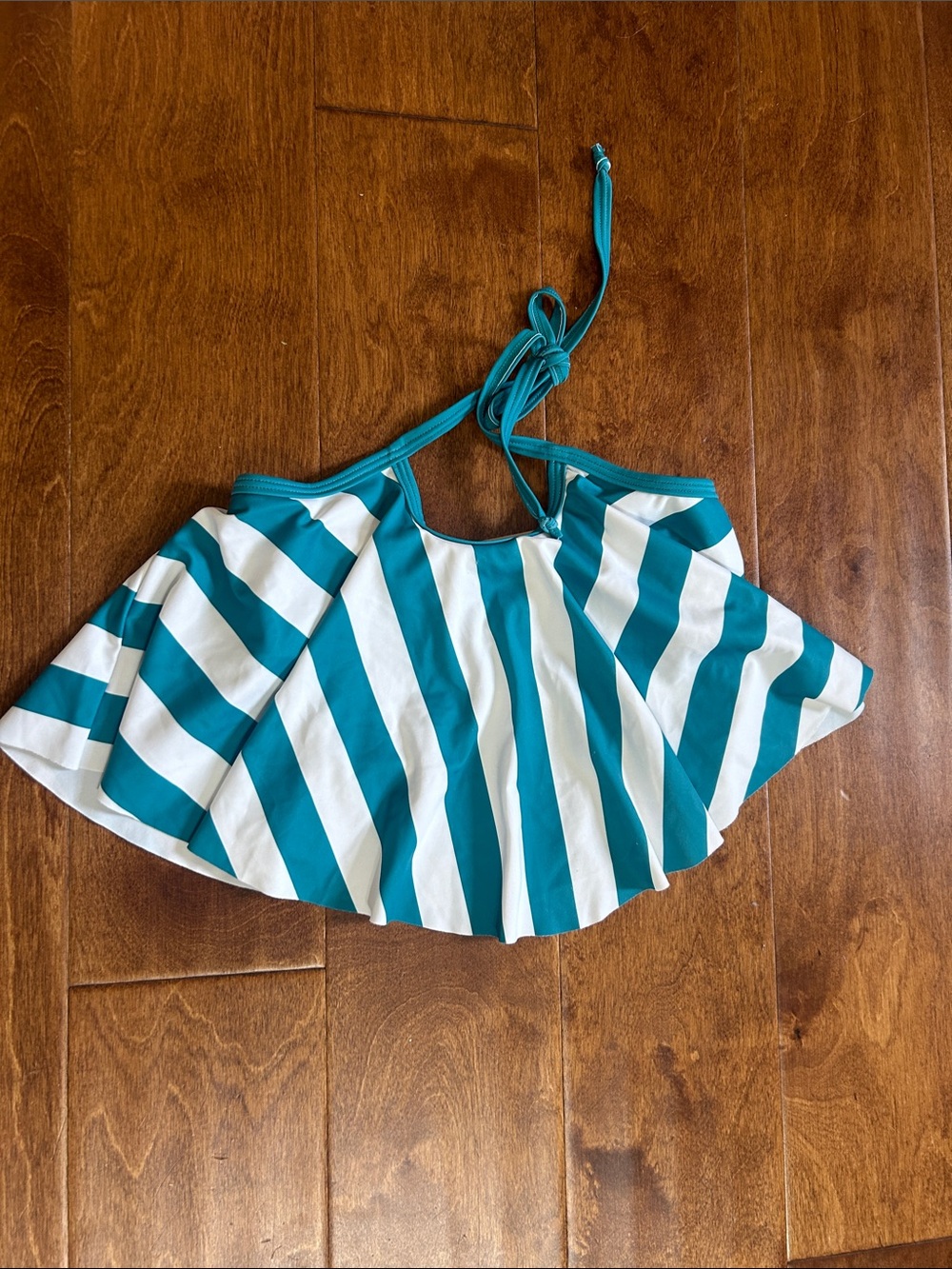 Kortni Jeane swim top 8/9